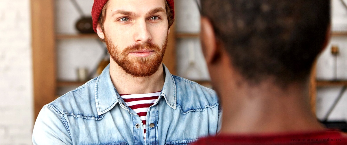 Descubriendo la autenticidad: Relatos de hombres peludos en la comunidad gay