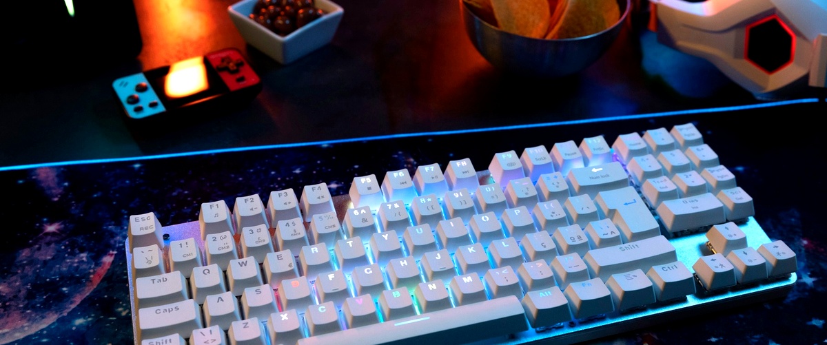 Potencia tu experiencia gaming con el Corsair Strafe RGB: un teclado imprescindible